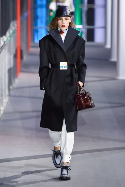 Look 17